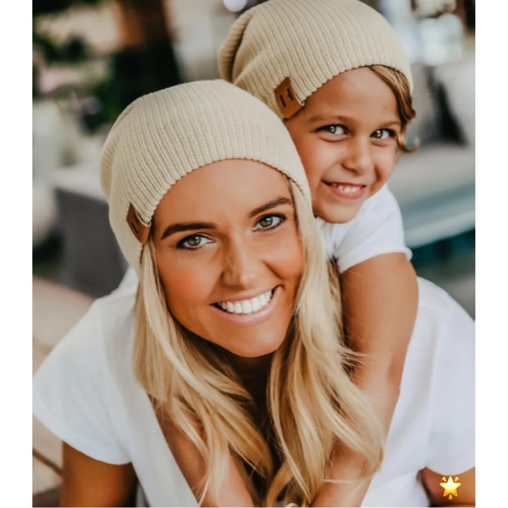 BEAU HUDSON ADULT SIGNATURE KNIT BEANIE TAN
